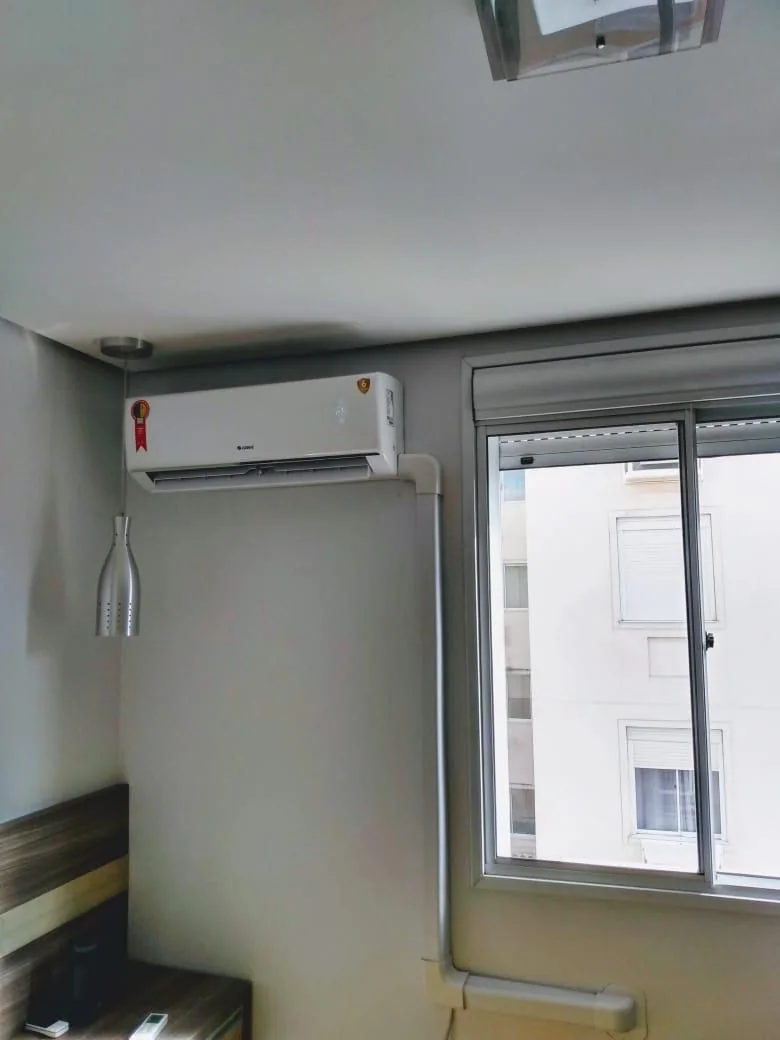 Acabamento interno de instalação de ar-condicionado